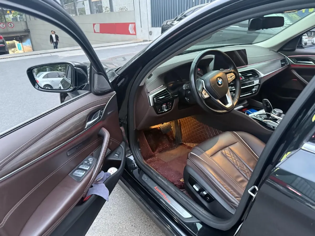 2020 BMW 5 Series 2.0T 252HP L4 8AT,autocango,china used car exporter,china ev exporter,chinese used car exporter,chinese used ev exporter