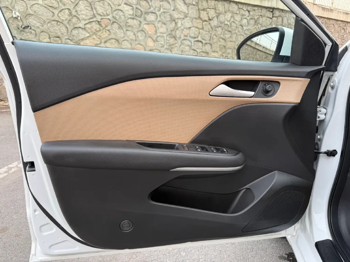2022 Chevrolet Monza 1.5L 113HP L4 6AT,autocango,china used car exporter,china ev exporter,chinese used car exporter,chinese used ev exporter