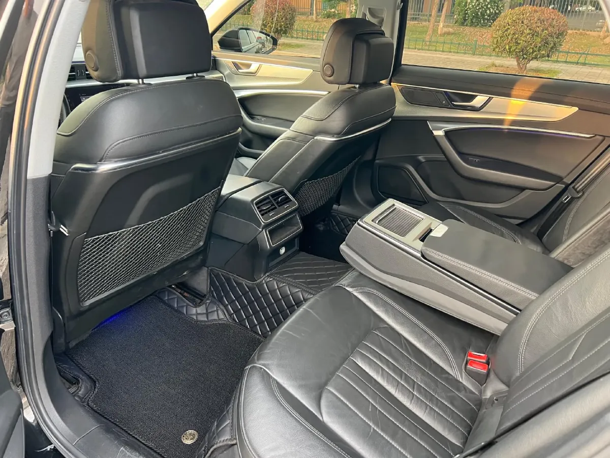 2019 Audi A6L 2.0T 190HP L4 7DCT,autocango,china used car exporter,china ev exporter,chinese used car exporter,chinese used ev exporter