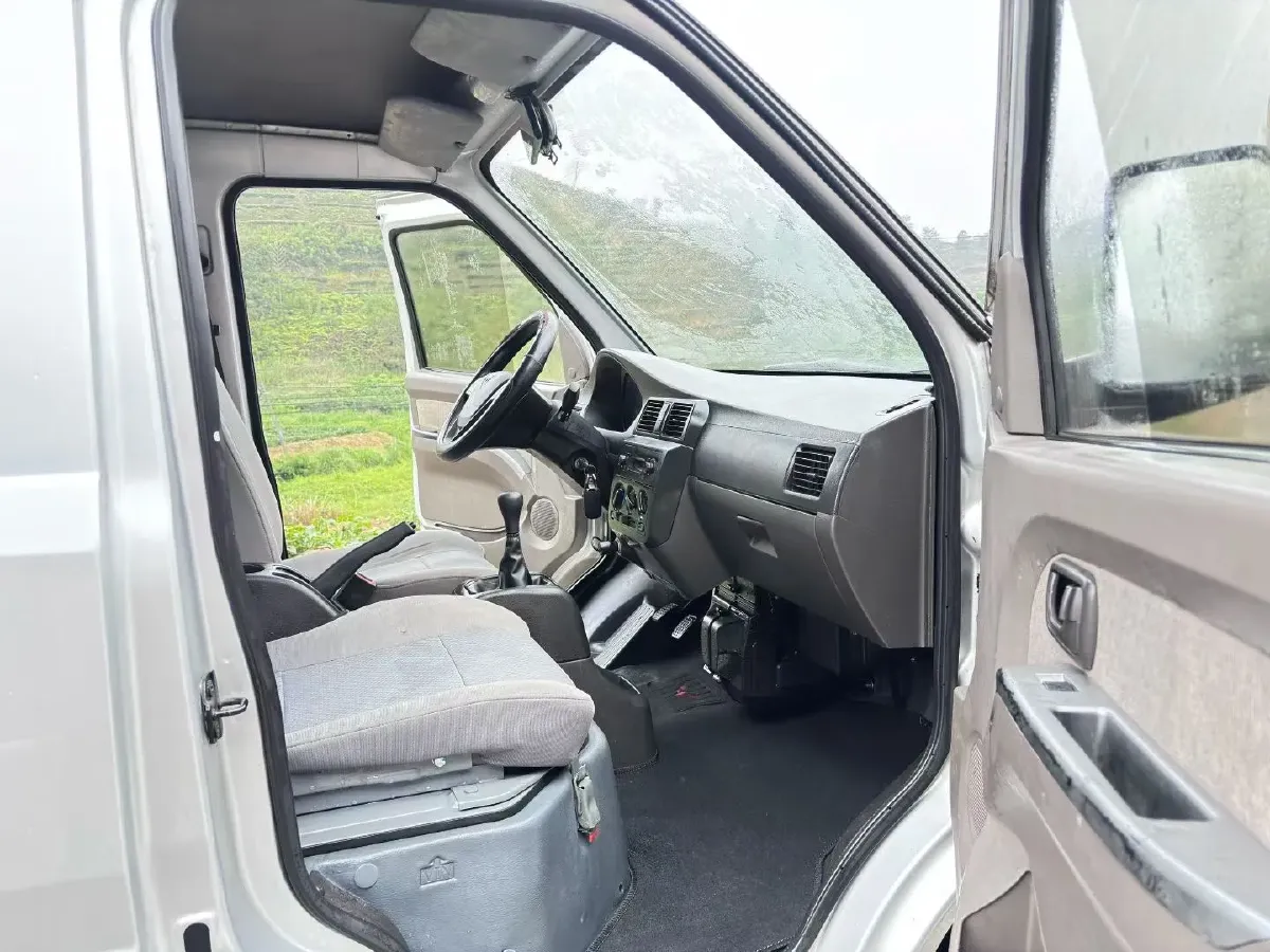 2021 WuLing RongGuang New Truck 1.5L 99HP L4 5MT,autocango,china used car exporter,china ev exporter,chinese used car exporter,chinese used ev exporter