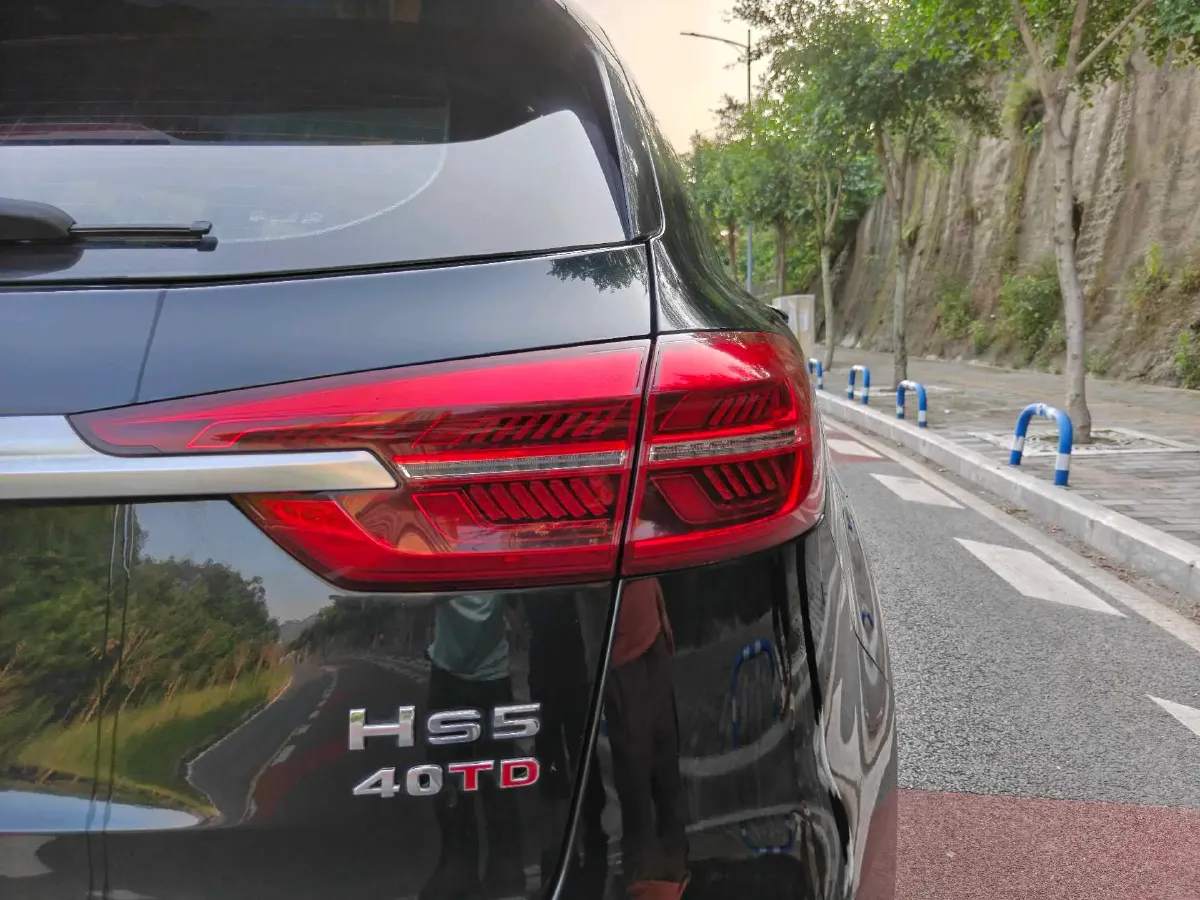 2022 HongQi HS5 2.0T 224HP L4 6AT,autocango,china used car exporter,china ev exporter,chinese used car exporter,chinese used ev exporter
