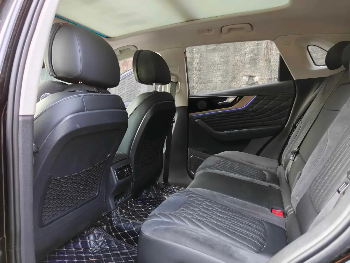 2022 HongQi HS5 2.0T 224HP L4 6AT,autocango,china used car exporter,china ev exporter,chinese used car exporter,chinese used ev exporter