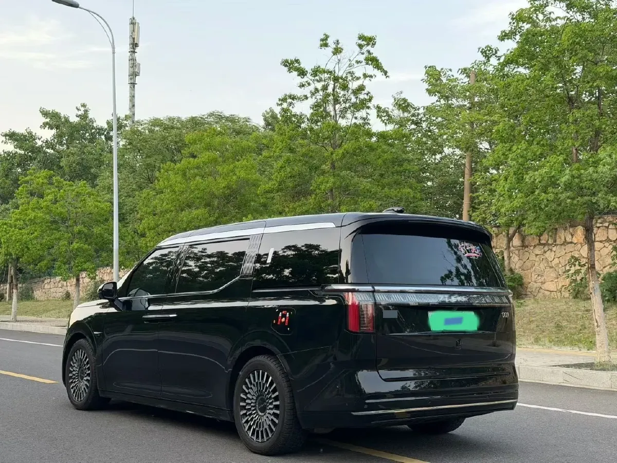 2022 Zeekr 009 BEV 116KWH,autocango,china used car exporter,china ev exporter,chinese used car exporter,chinese used ev exporter