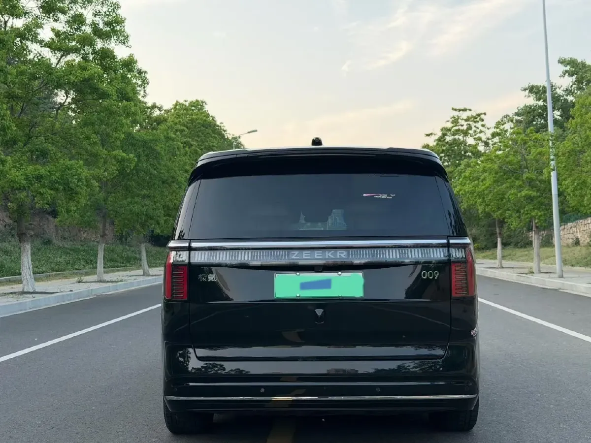 2022 Zeekr 009 BEV 116KWH,autocango,china used car exporter,china ev exporter,chinese used car exporter,chinese used ev exporter