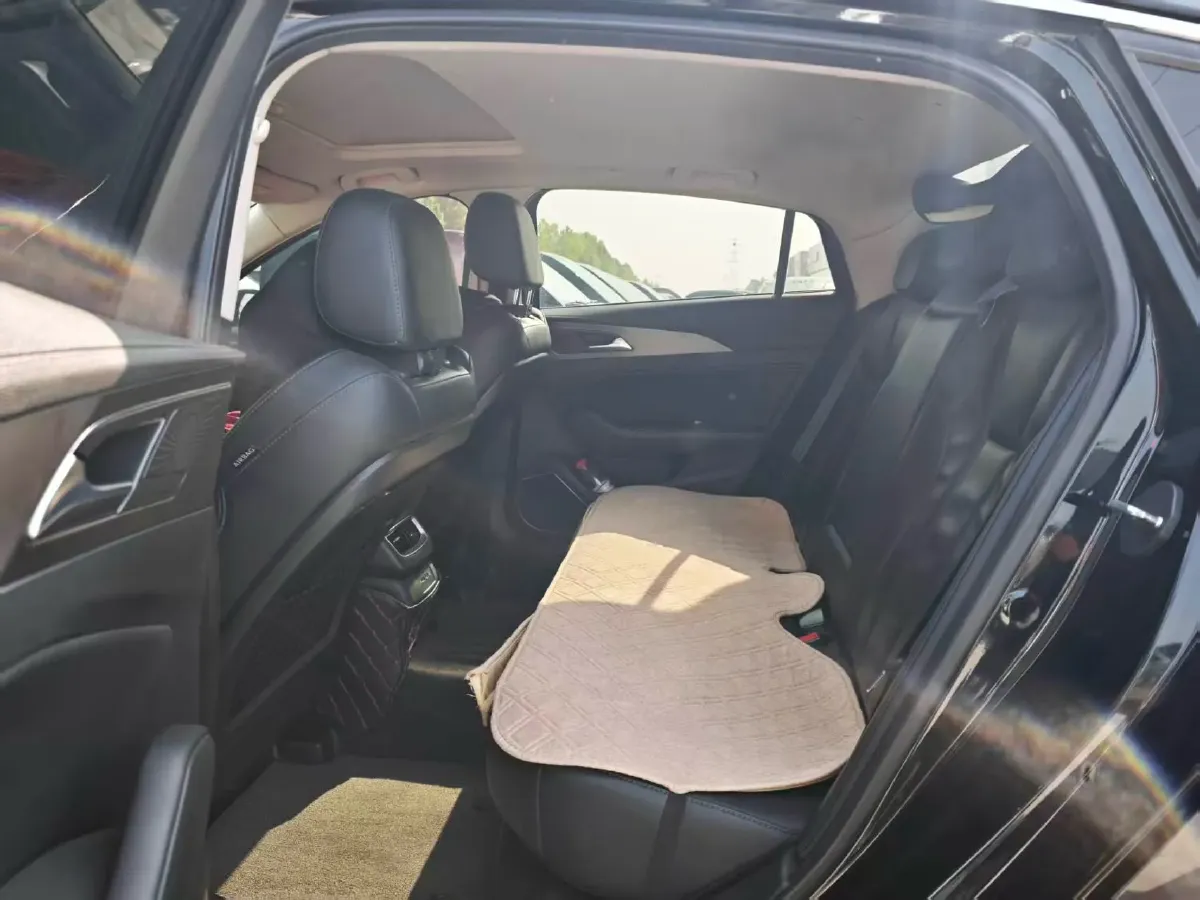 2022 HongQi H5 1.5T 169HP L4 7DCT,autocango,china used car exporter,china ev exporter,chinese used car exporter,chinese used ev exporter