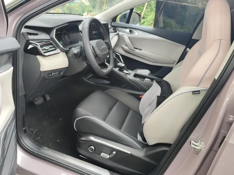 2023 LYNK&CO 03 1.5T 181HP L4 7DCT,autocango,china used car exporter,china ev exporter,chinese used car exporter,chinese used ev exporter