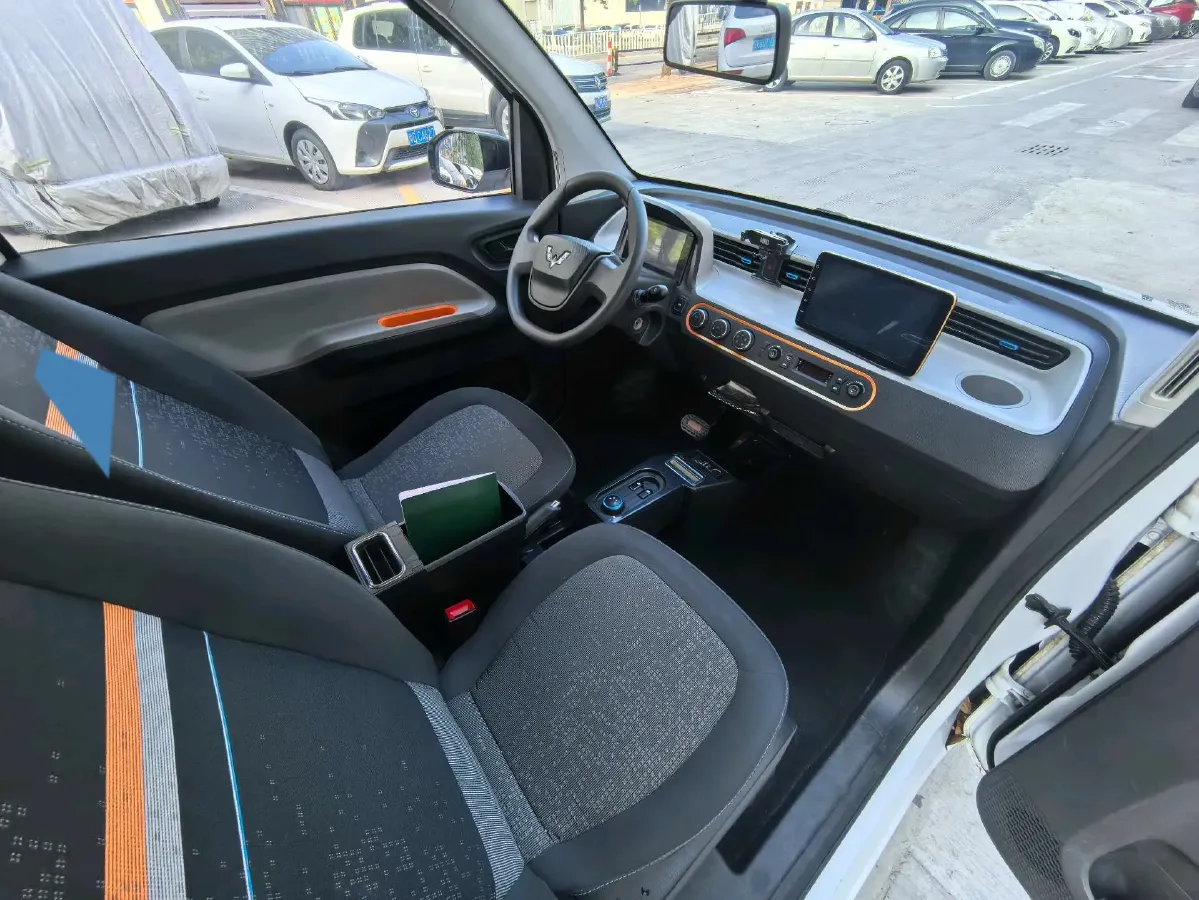 2021 WuLing HongGuang MINI EV BEV 13.9KWH,autocango,china used car exporter,china ev exporter,chinese used car exporter,chinese used ev exporter