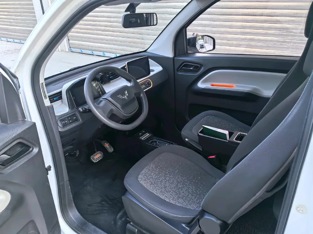 2021 WuLing HongGuang MINI EV BEV 13.9KWH,autocango,china used car exporter,china ev exporter,chinese used car exporter,chinese used ev exporter