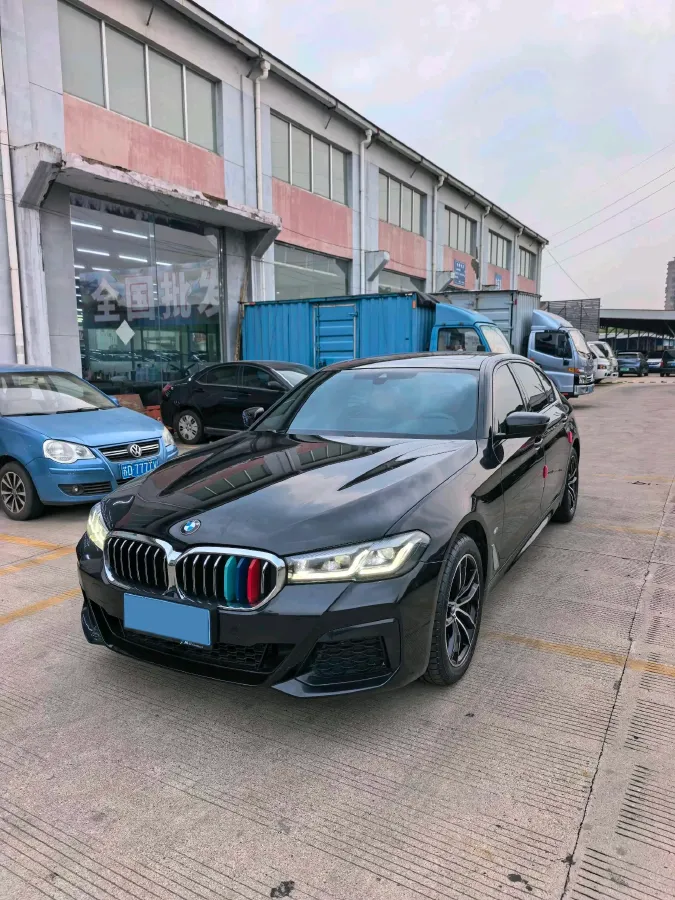 2022 BMW 5 Series 2.0T 184HP L4 8AT,autocango,china used car exporter,china ev exporter,chinese used car exporter,chinese used ev exporter
