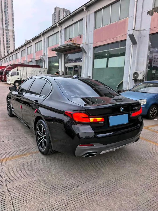 2022 BMW 5 Series 2.0T 184HP L4 8AT,autocango,china used car exporter,china ev exporter,chinese used car exporter,chinese used ev exporter