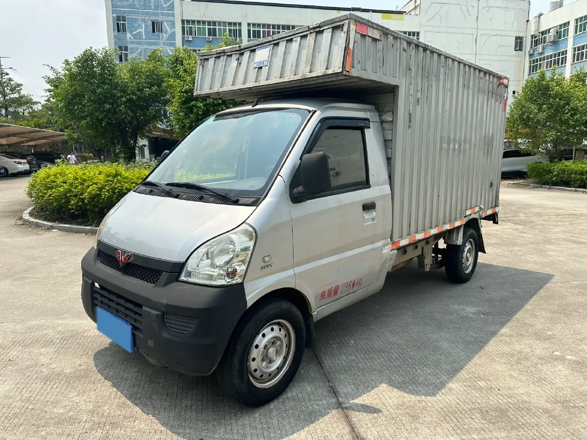 2015 WuLing RongGuang V 1.5L 112HP L4 5MT,autocango,china used car exporter,china ev exporter,chinese used car exporter,chinese used ev exporter