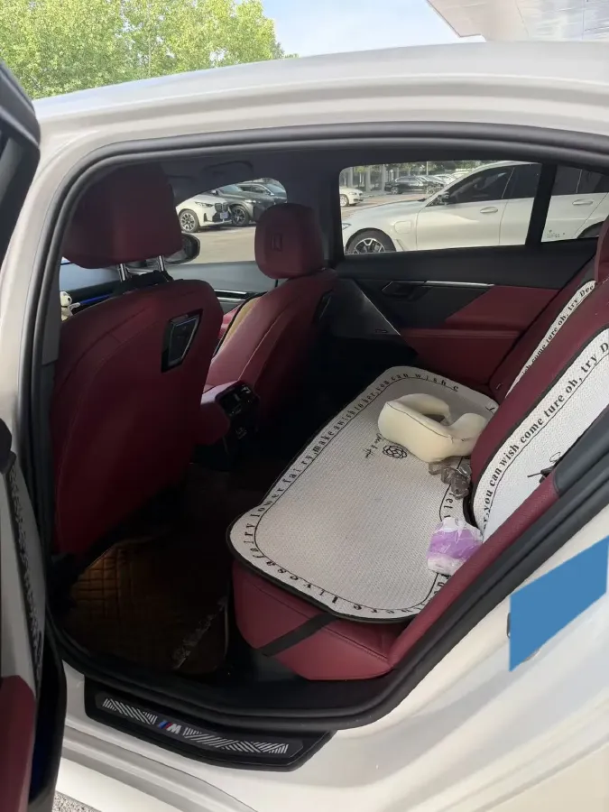 2025 BMW 5 Series 2.0T 190HP L4 8AT,autocango,china used car exporter,china ev exporter,chinese used car exporter,chinese used ev exporter