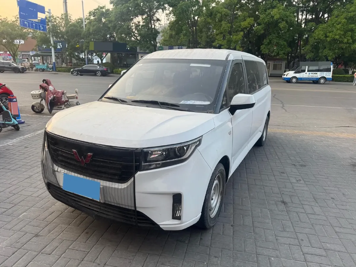 2021 WuLing ZhengChen 1.5T 147HP L4 6MT,autocango,china used car exporter,china ev exporter,chinese used car exporter,chinese used ev exporter