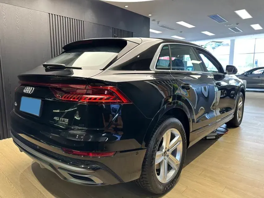 2022 Audi Q8 2.0T 245HP L4 8AT,autocango,china used car exporter,china ev exporter,chinese used car exporter,chinese used ev exporter