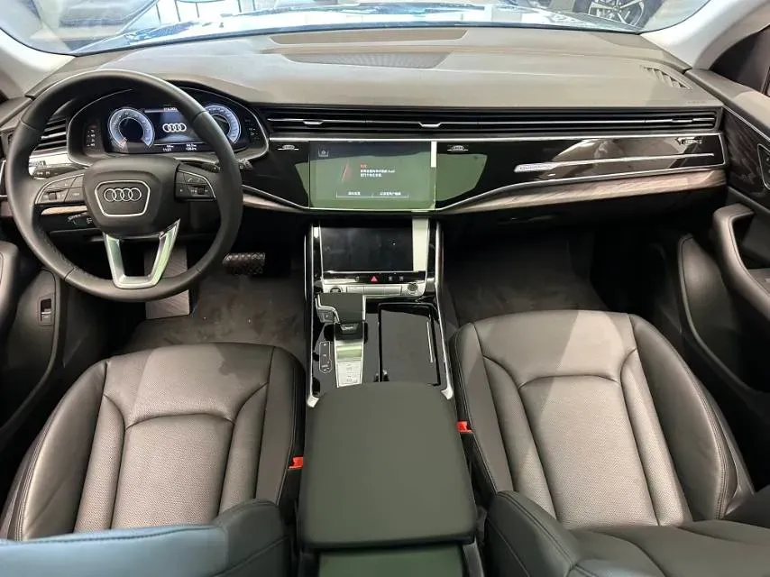 2022 Audi Q8 2.0T 245HP L4 8AT,autocango,china used car exporter,china ev exporter,chinese used car exporter,chinese used ev exporter