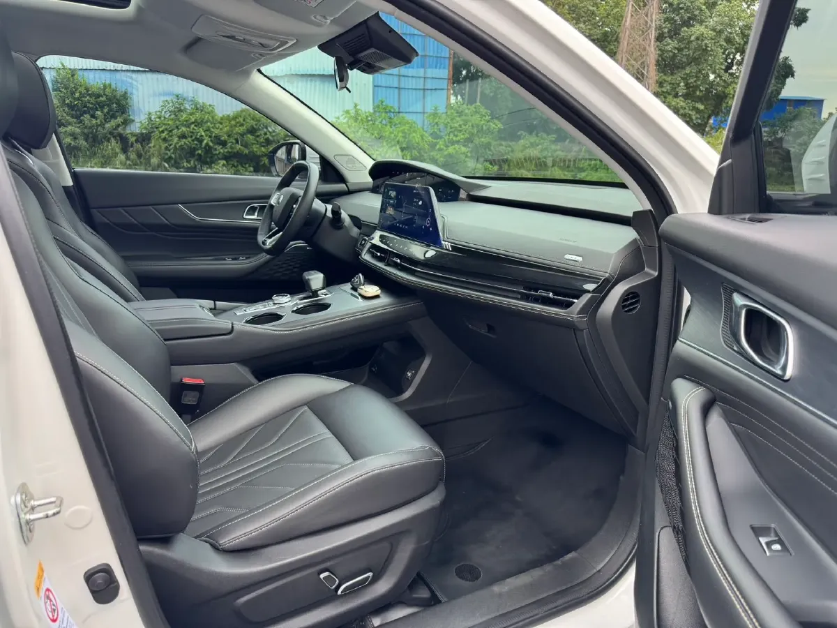 2024 ChangAn UNI-K 2.0T 233HP L4 8AT,autocango,china used car exporter,china ev exporter,chinese used car exporter,chinese used ev exporter