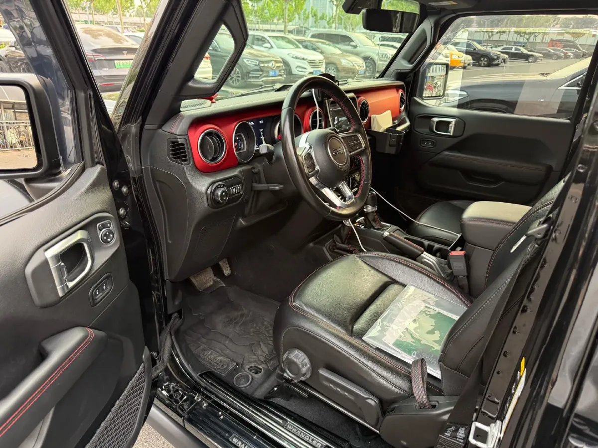 2019 Jeep Wrangler 2.0T 266HP L4 8AT,autocango,china used car exporter,china ev exporter,chinese used car exporter,chinese used ev exporter