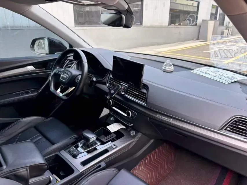 2021 Audi Q5L 2.0T 190HP L4 7DCT,autocango,china used car exporter,china ev exporter,chinese used car exporter,chinese used ev exporter