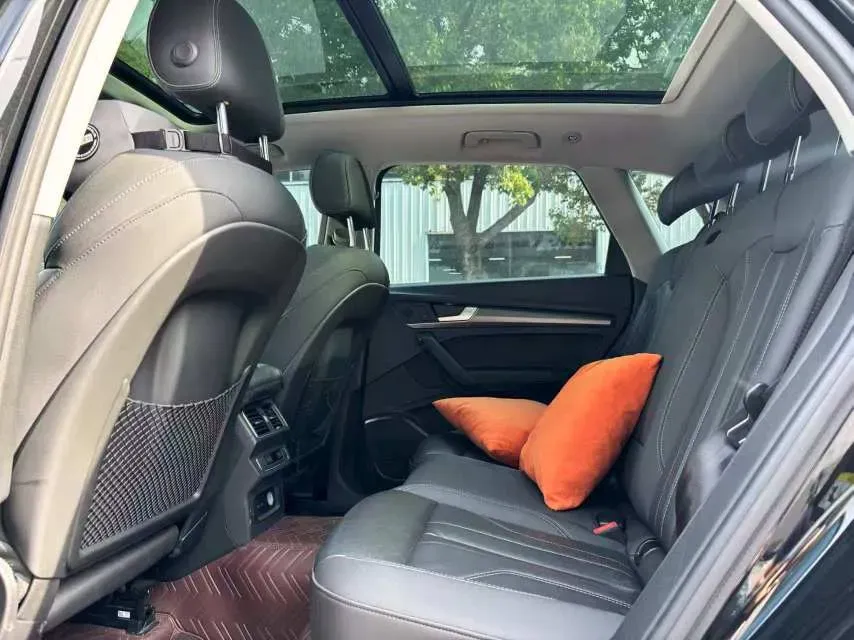 2021 Audi Q5L 2.0T 190HP L4 7DCT,autocango,china used car exporter,china ev exporter,chinese used car exporter,chinese used ev exporter