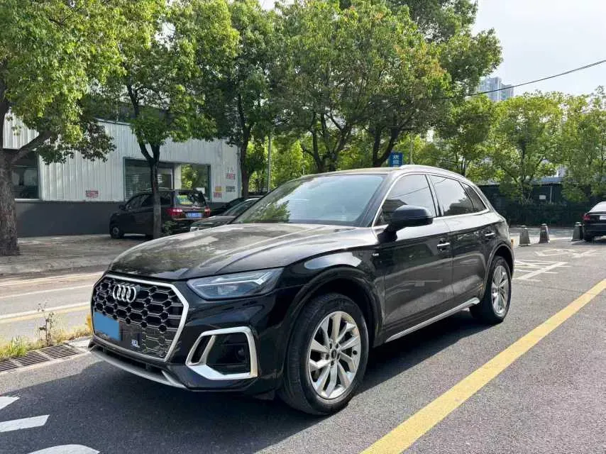 2021 Audi Q5L 2.0T 190HP L4 7DCT,autocango,china used car exporter,china ev exporter,chinese used car exporter,chinese used ev exporter