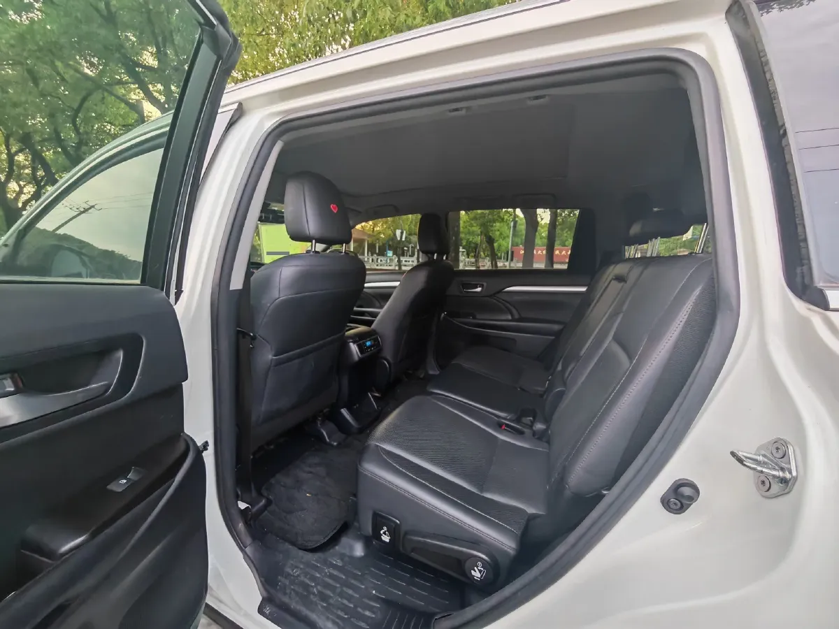 2018 Toyota Highlander 2.0T 220HP L4 6AT,autocango,china used car exporter,china ev exporter,chinese used car exporter,chinese used ev exporter