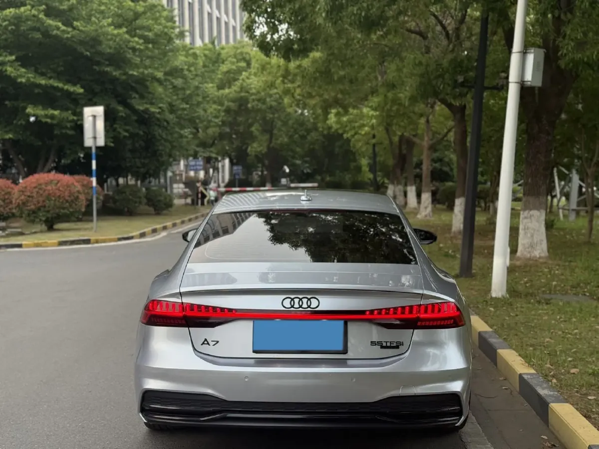 2020 Audi A7 2.0T 245HP L4 7DCT,autocango,china used car exporter,china ev exporter,chinese used car exporter,chinese used ev exporter