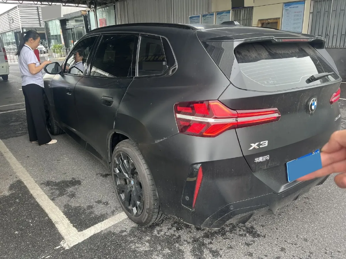 2026 Lorinser Granvia High-End 2.5L 189HP L4 E-CVT Hybrid,autocango,china used car exporter,china ev exporter,chinese used car exporter,chinese used ev exporter