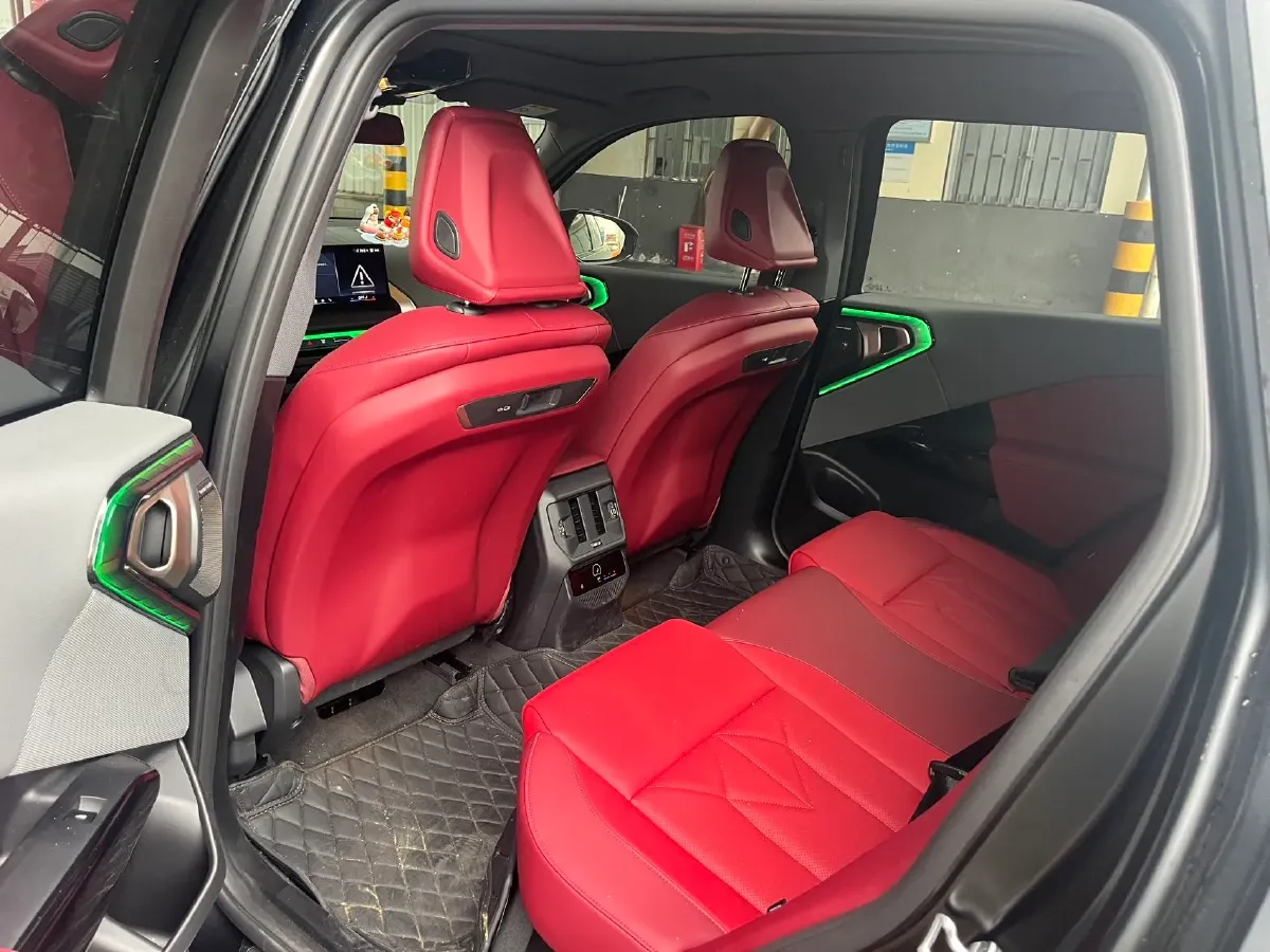 2026 Lorinser Granvia High-End 2.5L 189HP L4 E-CVT Hybrid,autocango,china used car exporter,china ev exporter,chinese used car exporter,chinese used ev exporter