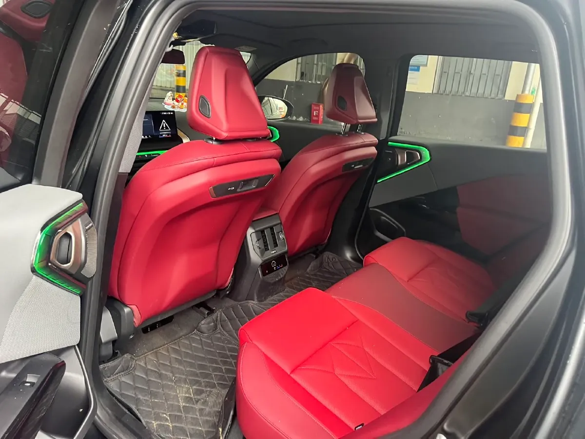 2026 Lorinser Granvia High-End 2.5L 189HP L4 E-CVT Hybrid,autocango,china used car exporter,china ev exporter,chinese used car exporter,chinese used ev exporter