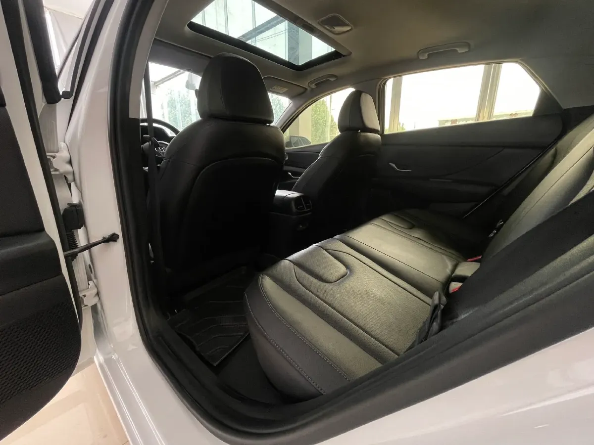 2022 Hyundai Elantra 1.5L 115HP L4 CVT,autocango,china used car exporter,china ev exporter,chinese used car exporter,chinese used ev exporter