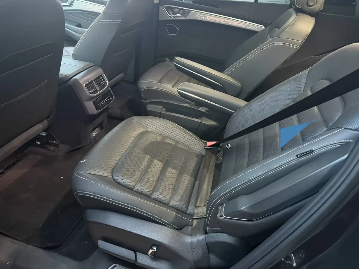 2022 Volkswagen Talagon 2.0T 220HP L4 7DCT,autocango,china used car exporter,china ev exporter,chinese used car exporter,chinese used ev exporter