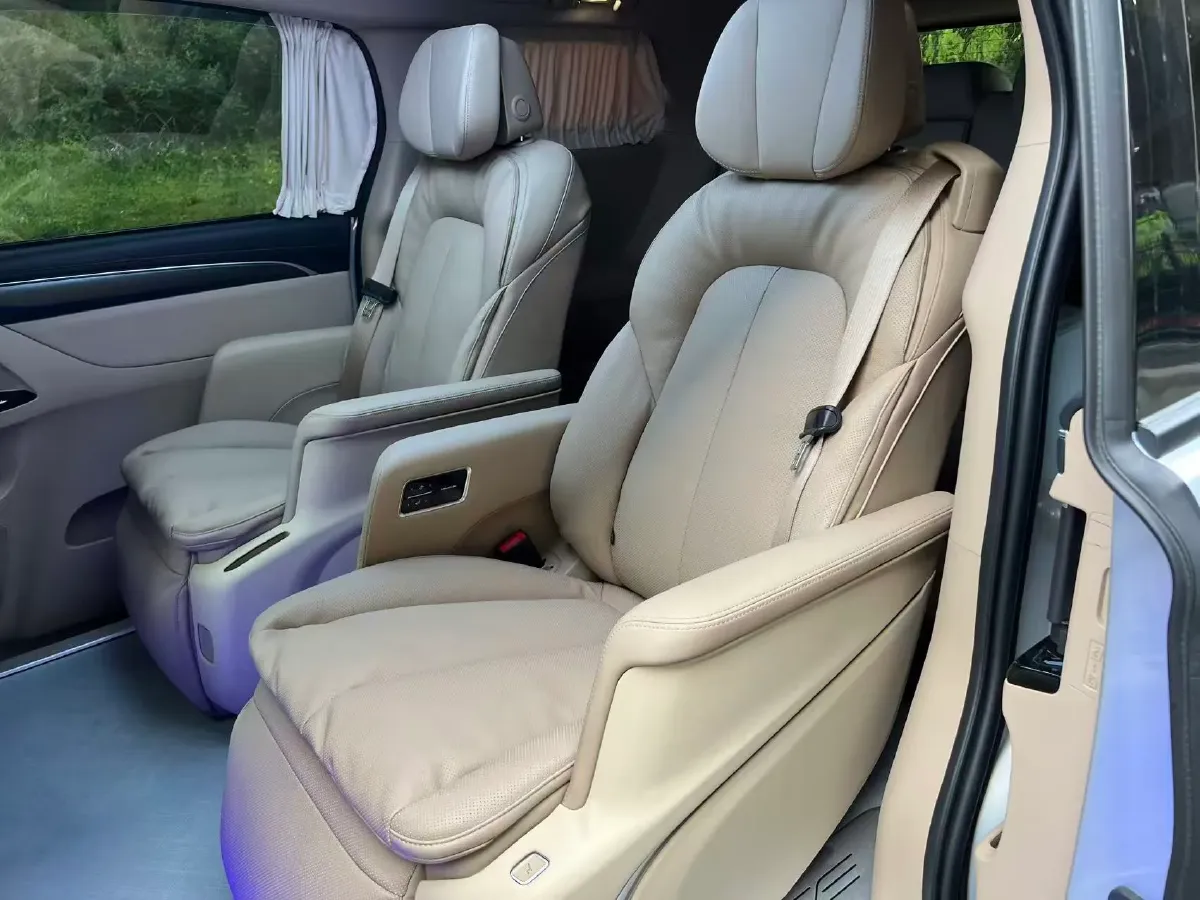 2025 Buick GL8 1.5T 180HP L4 2DHT PHEV,autocango,china used car exporter,china ev exporter,chinese used car exporter,chinese used ev exporter