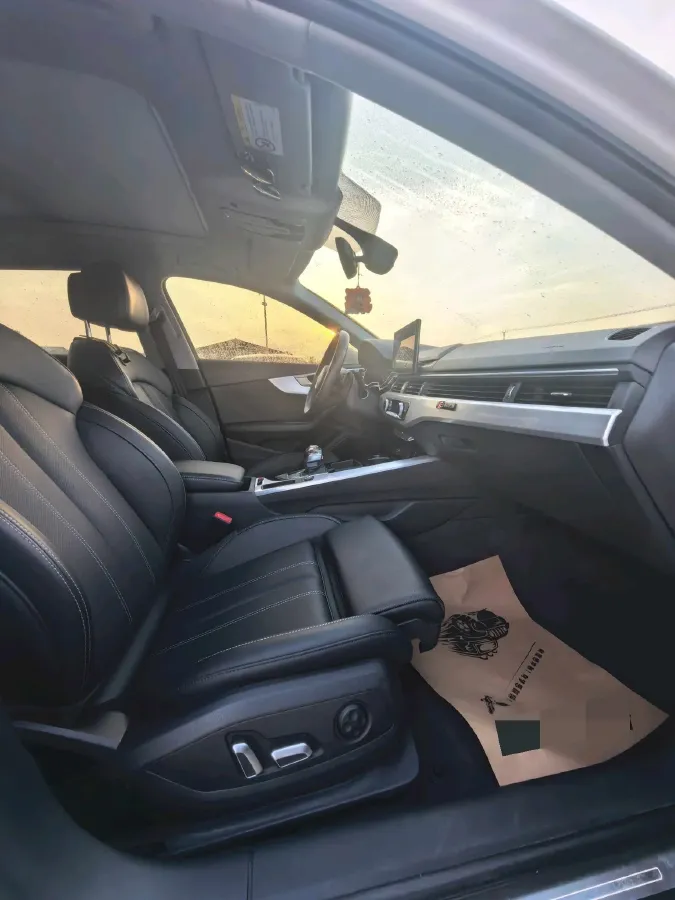 2024 Audi A4L 2.0T 190HP L4 7DCT,autocango,china used car exporter,china ev exporter,chinese used car exporter,chinese used ev exporter