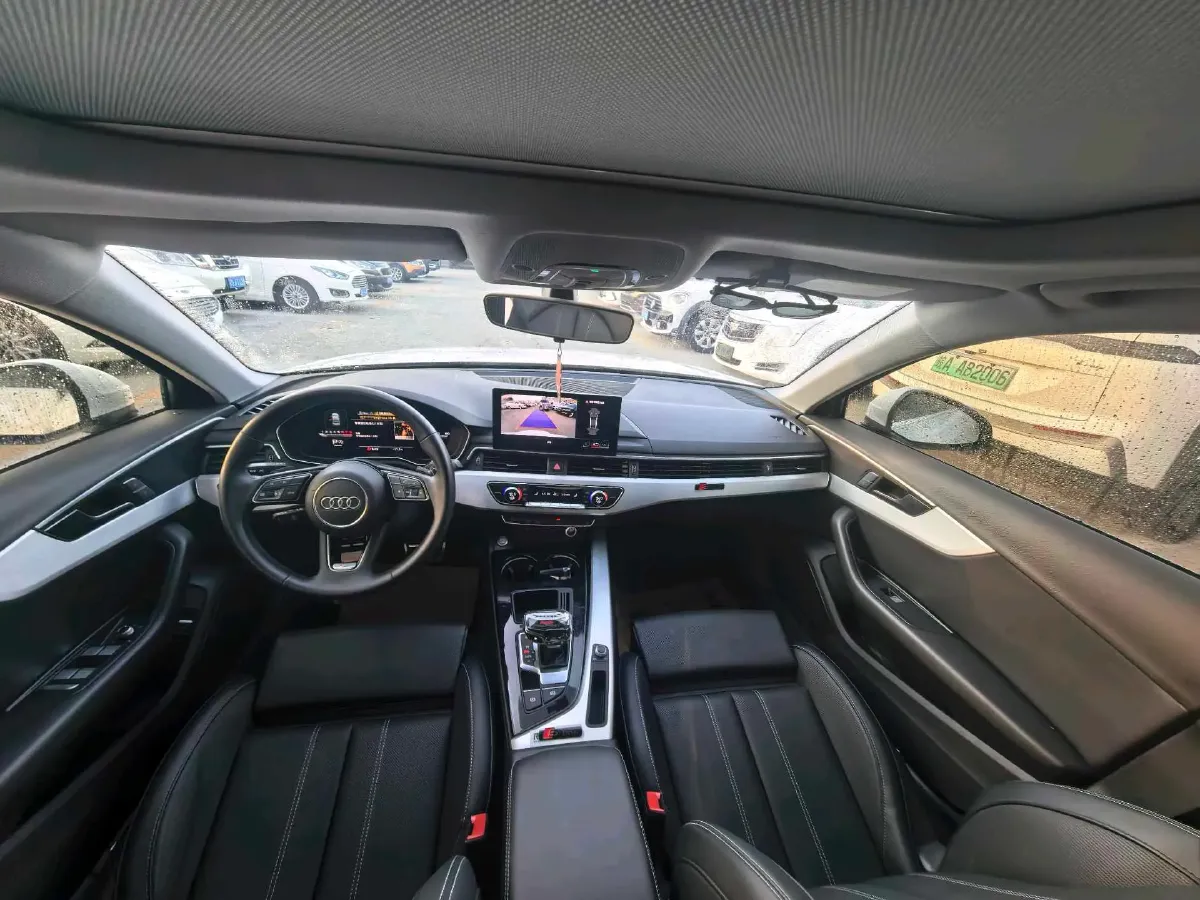 2024 Audi A4L 2.0T 190HP L4 7DCT,autocango,china used car exporter,china ev exporter,chinese used car exporter,chinese used ev exporter