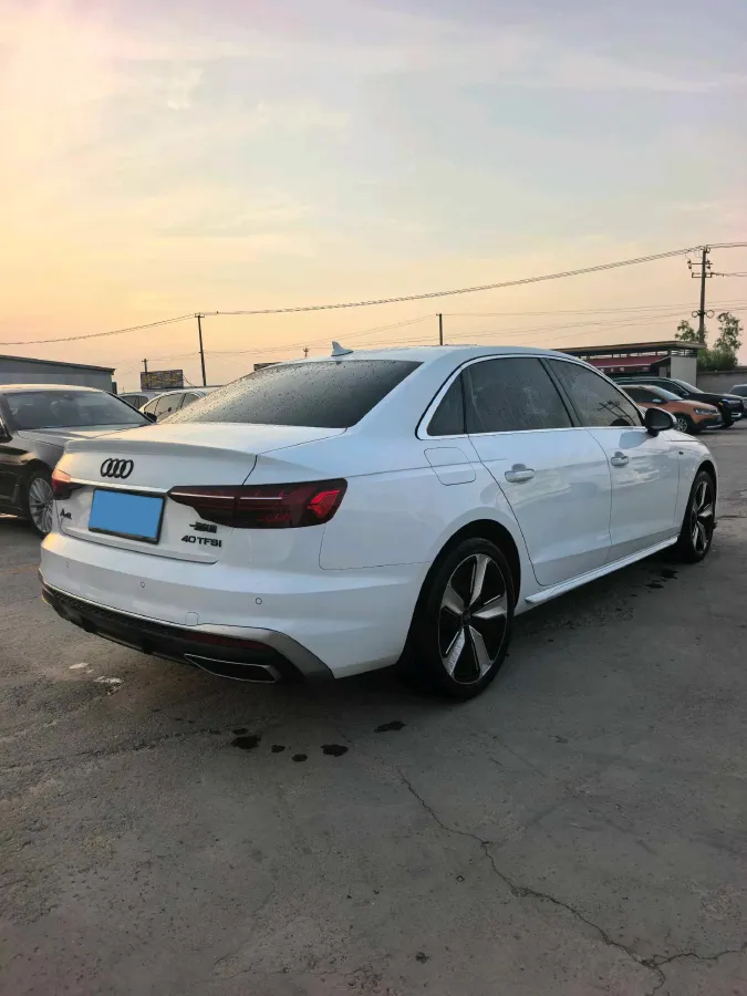 2024 Audi A4L 2.0T 190HP L4 7DCT,autocango,china used car exporter,china ev exporter,chinese used car exporter,chinese used ev exporter