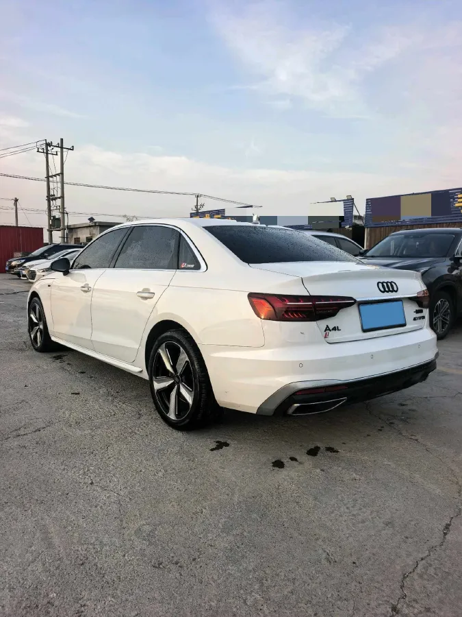 2024 Audi A4L 2.0T 190HP L4 7DCT,autocango,china used car exporter,china ev exporter,chinese used car exporter,chinese used ev exporter