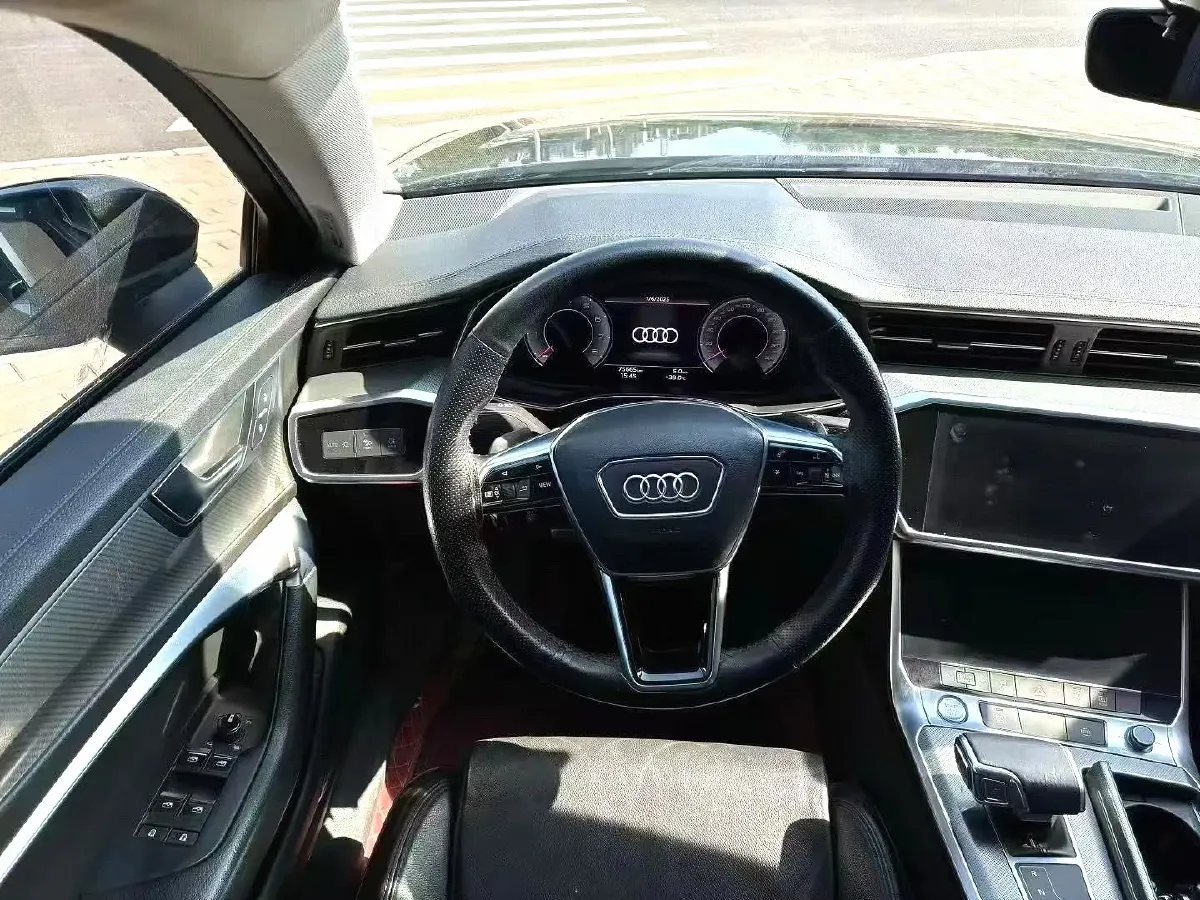 2019 Audi A6L 2.0T 190HP L4 7DCT,autocango,china used car exporter,china ev exporter,chinese used car exporter,chinese used ev exporter