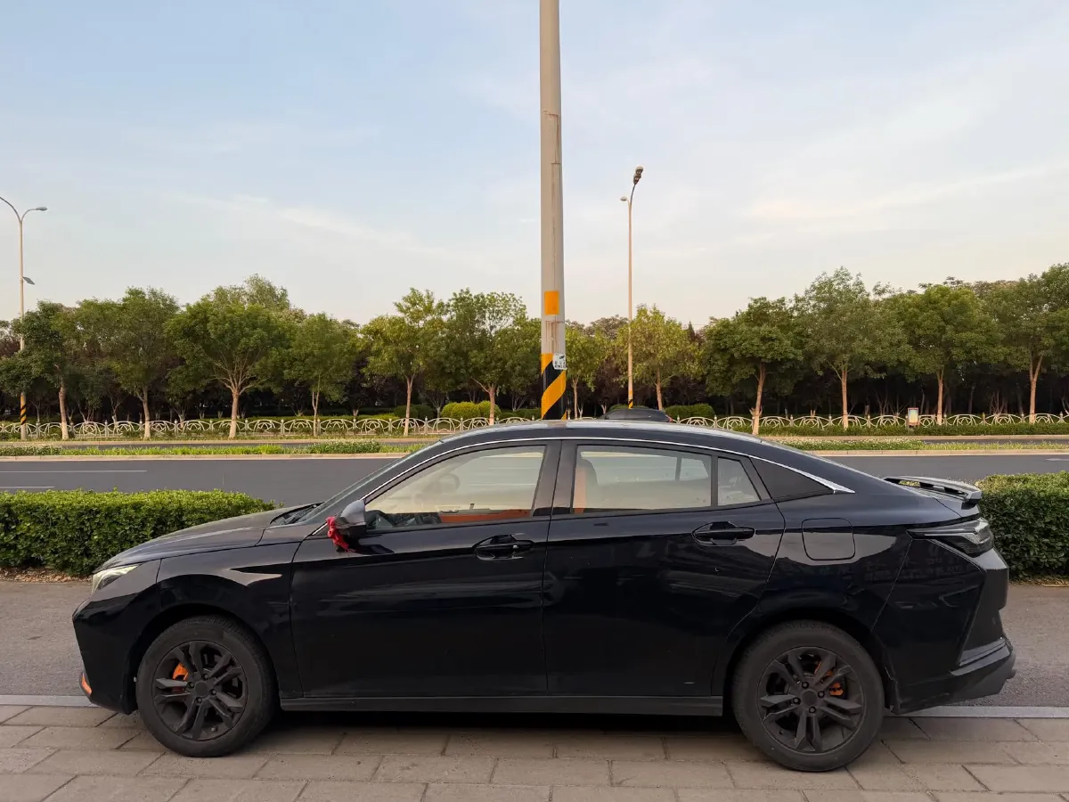 2023 DongFeng Aeolus YiXuan 1.5L 125HP L4 6DCT,autocango,china used car exporter,china ev exporter,chinese used car exporter,chinese used ev exporter