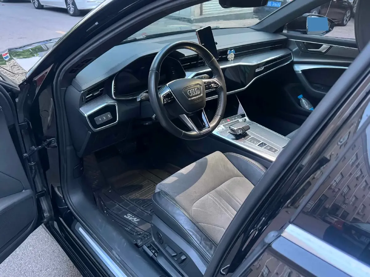 2020 Audi A6L 2.0T 190HP L4 7DCT,autocango,china used car exporter,china ev exporter,chinese used car exporter,chinese used ev exporter