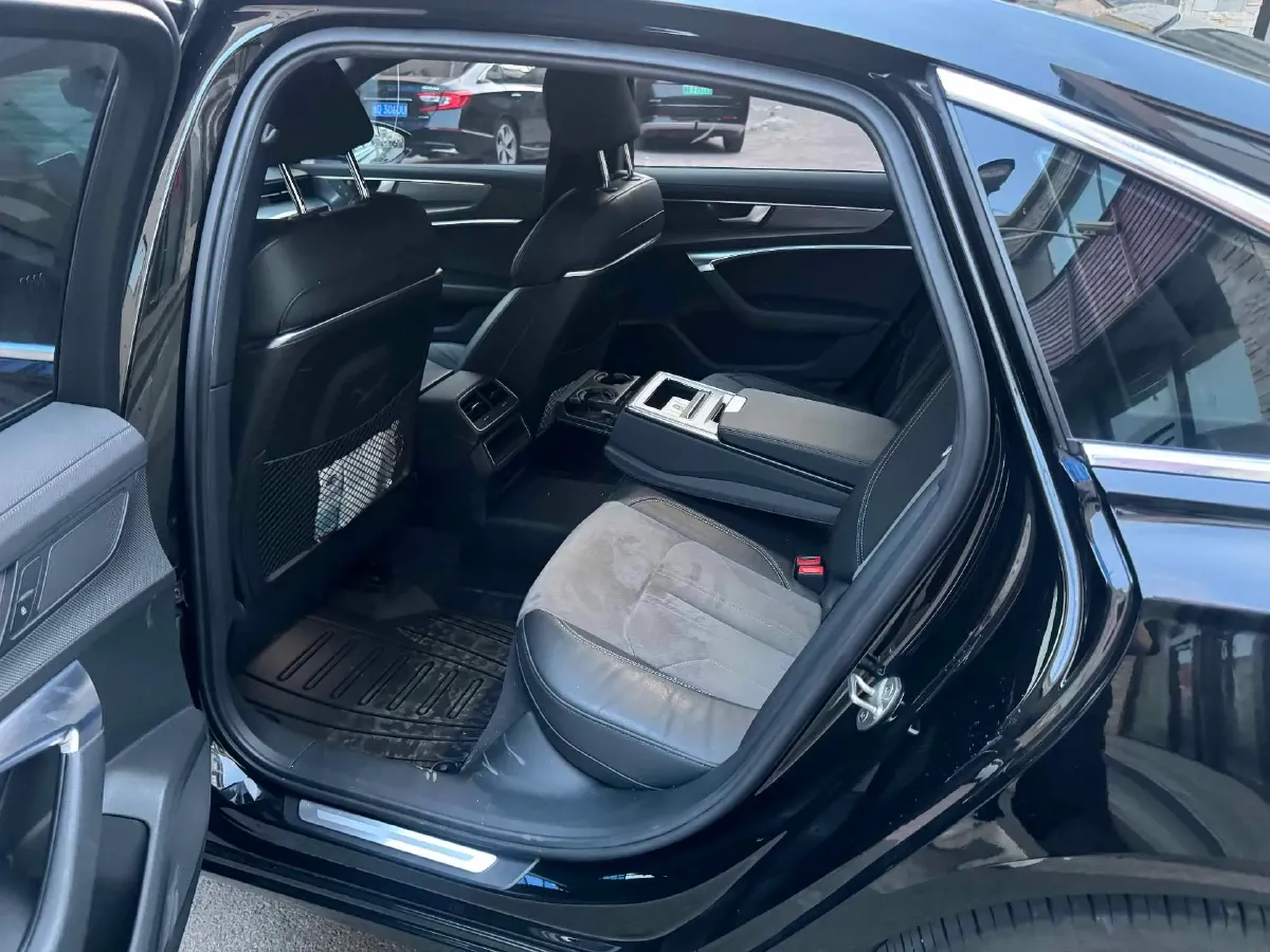 2020 Audi A6L 2.0T 190HP L4 7DCT,autocango,china used car exporter,china ev exporter,chinese used car exporter,chinese used ev exporter