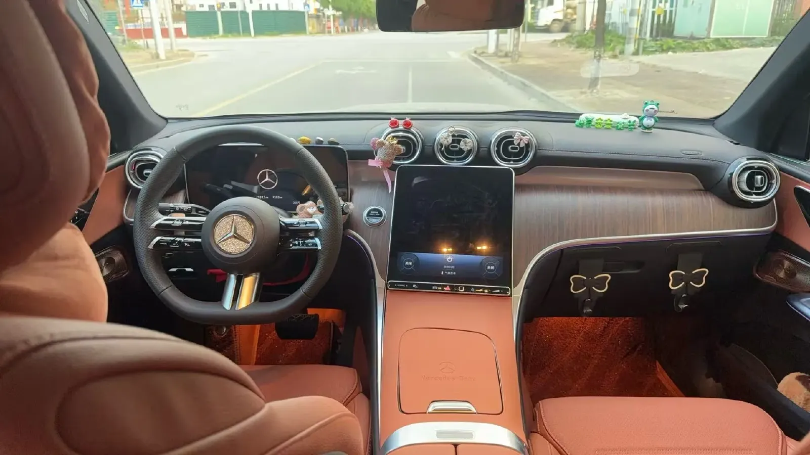 2025 Mercedes-Benz GLC Class 2.0T 258HP L4 9AT,autocango,china used car exporter,china ev exporter,chinese used car exporter,chinese used ev exporter