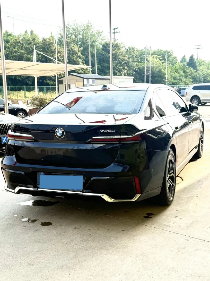 2023 BMW 7 Series 3.0T 272HP L6 8AT,autocango,china used car exporter,china ev exporter,chinese used car exporter,chinese used ev exporter