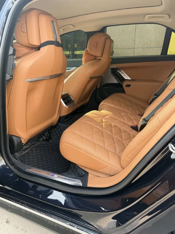 2023 BMW 7 Series 3.0T 272HP L6 8AT,autocango,china used car exporter,china ev exporter,chinese used car exporter,chinese used ev exporter