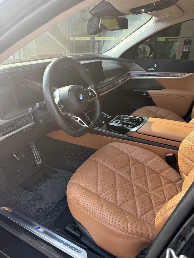 2023 BMW 7 Series 3.0T 272HP L6 8AT,autocango,china used car exporter,china ev exporter,chinese used car exporter,chinese used ev exporter