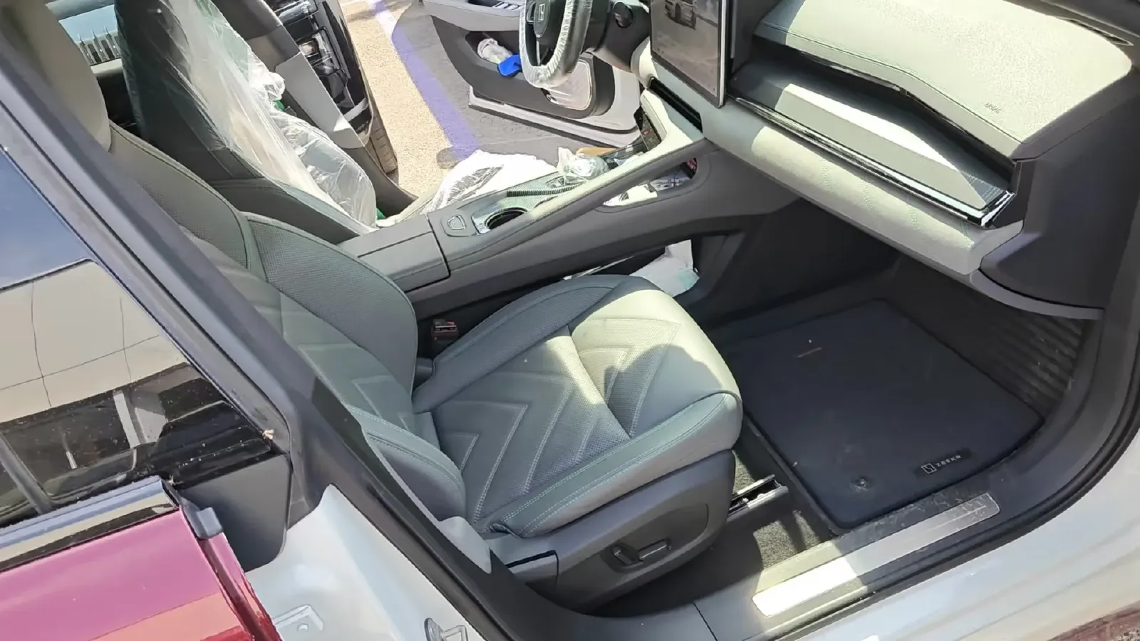 2023 BMW iX1 BEV 66.45KWH,autocango,china used car exporter,china ev exporter,chinese used car exporter,chinese used ev exporter