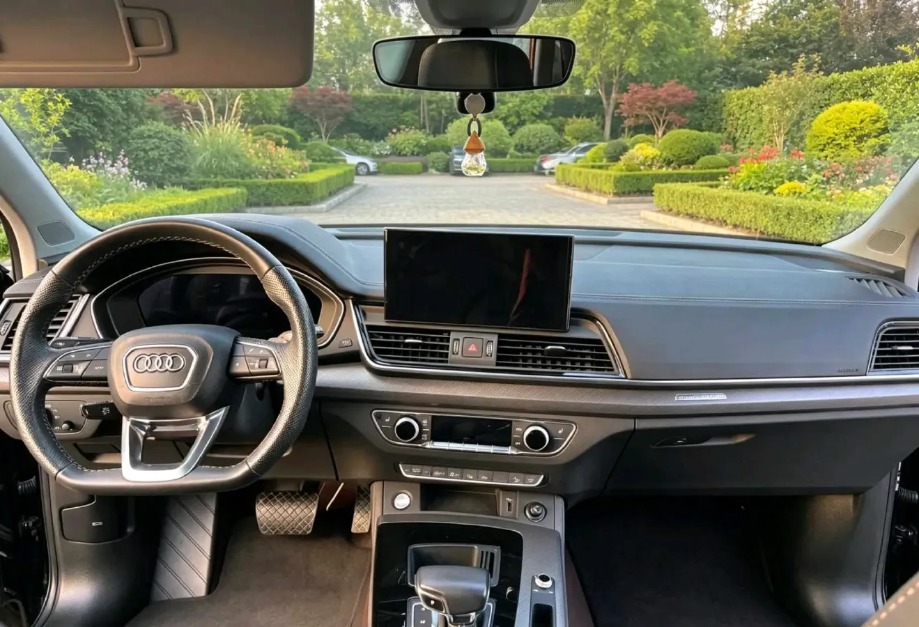2022 Audi Q5L 2.0T 252HP L4 7DCT,autocango,china used car exporter,china ev exporter,chinese used car exporter,chinese used ev exporter