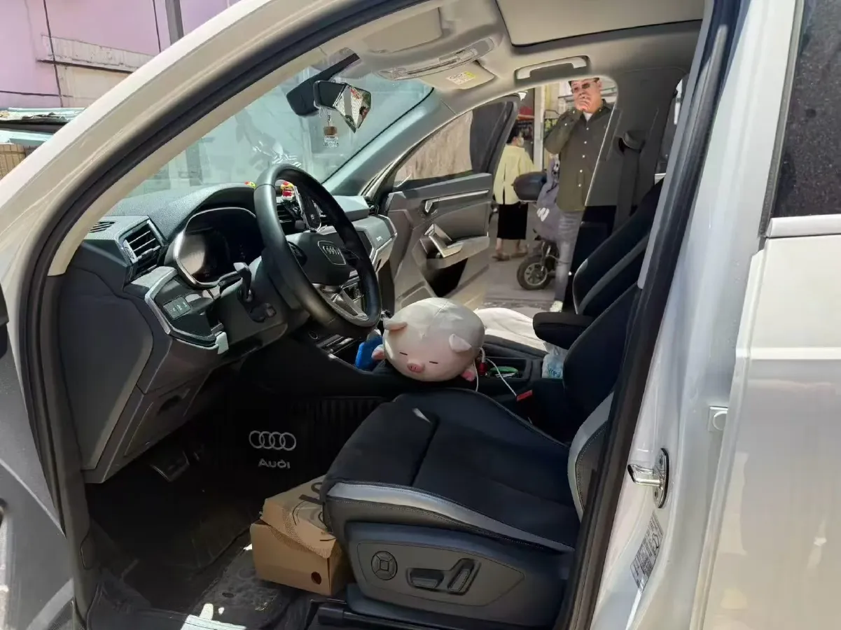 2023 Audi Q3 2.0T 186HP L4 7DCT,autocango,china used car exporter,china ev exporter,chinese used car exporter,chinese used ev exporter