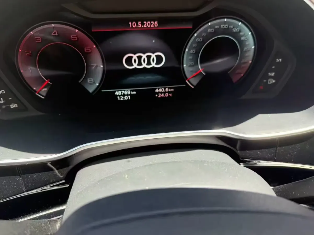 2023 Audi Q3 2.0T 186HP L4 7DCT,autocango,china used car exporter,china ev exporter,chinese used car exporter,chinese used ev exporter