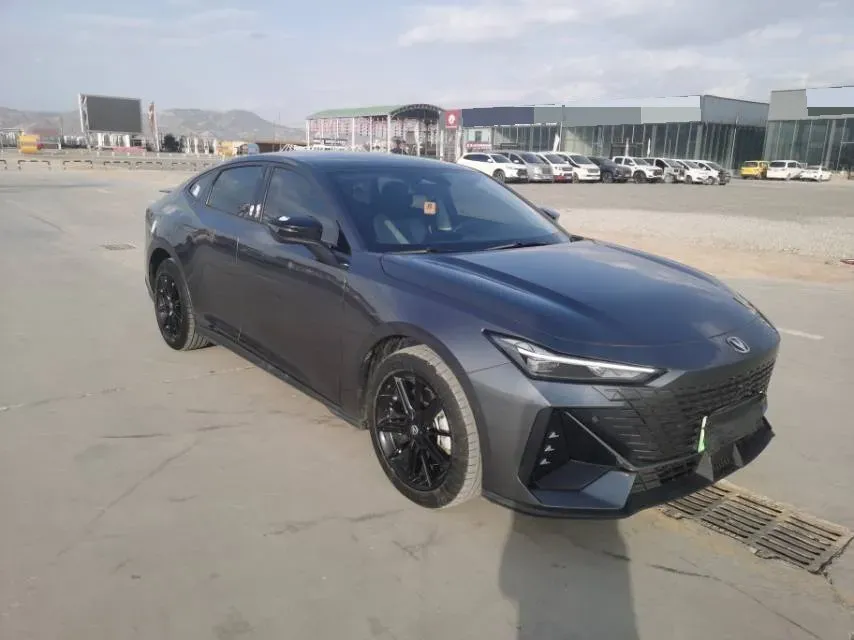 2023 ChangAn UNI-V iDD 1.5T 170HP L4 6TCT PHEV 18.4KWH,autocango,china used car exporter,china ev exporter,chinese used car exporter,chinese used ev exporter