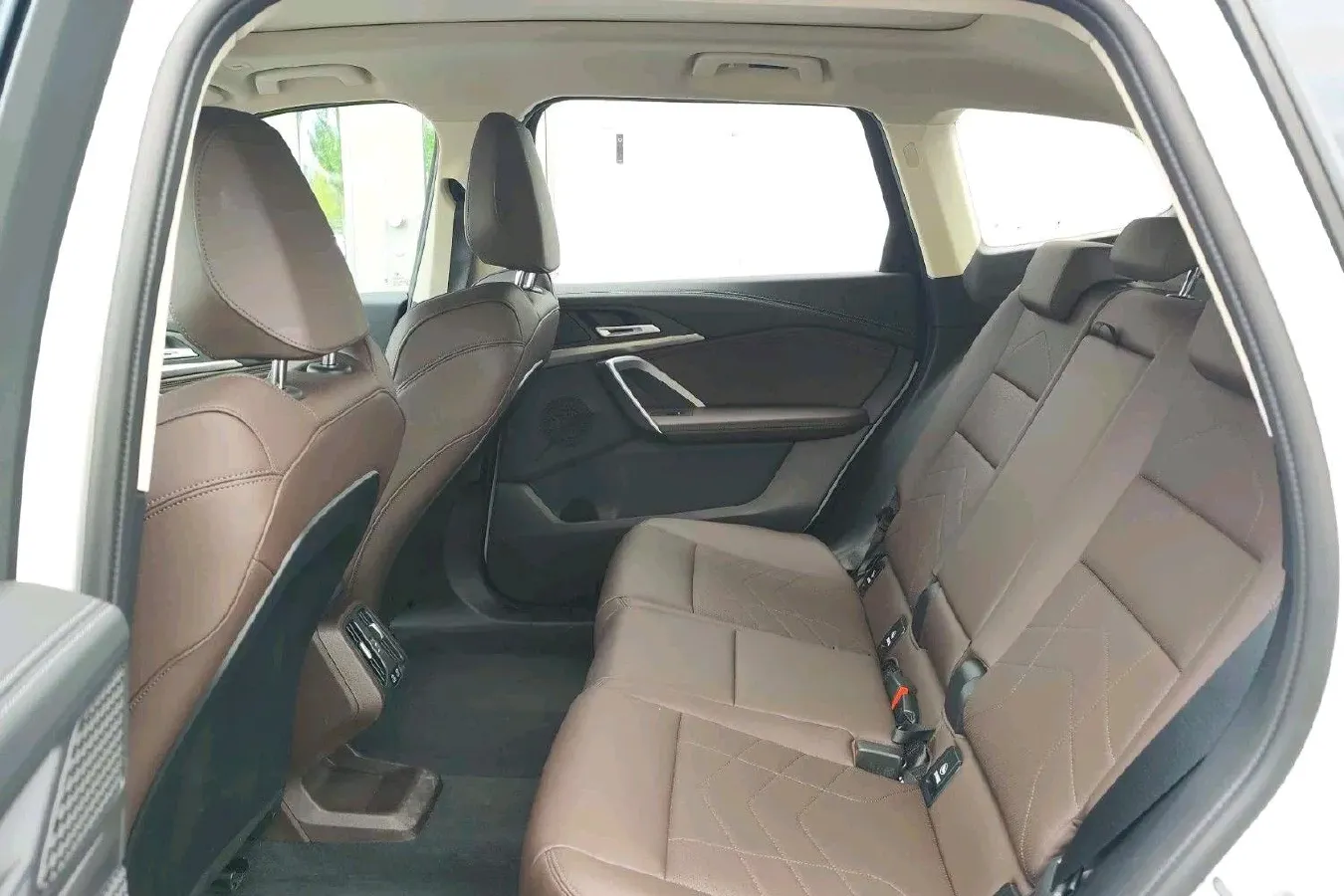 2025 Iveco 3.0T 179HP L4 8AT,autocango,china used car exporter,china ev exporter,chinese used car exporter,chinese used ev exporter